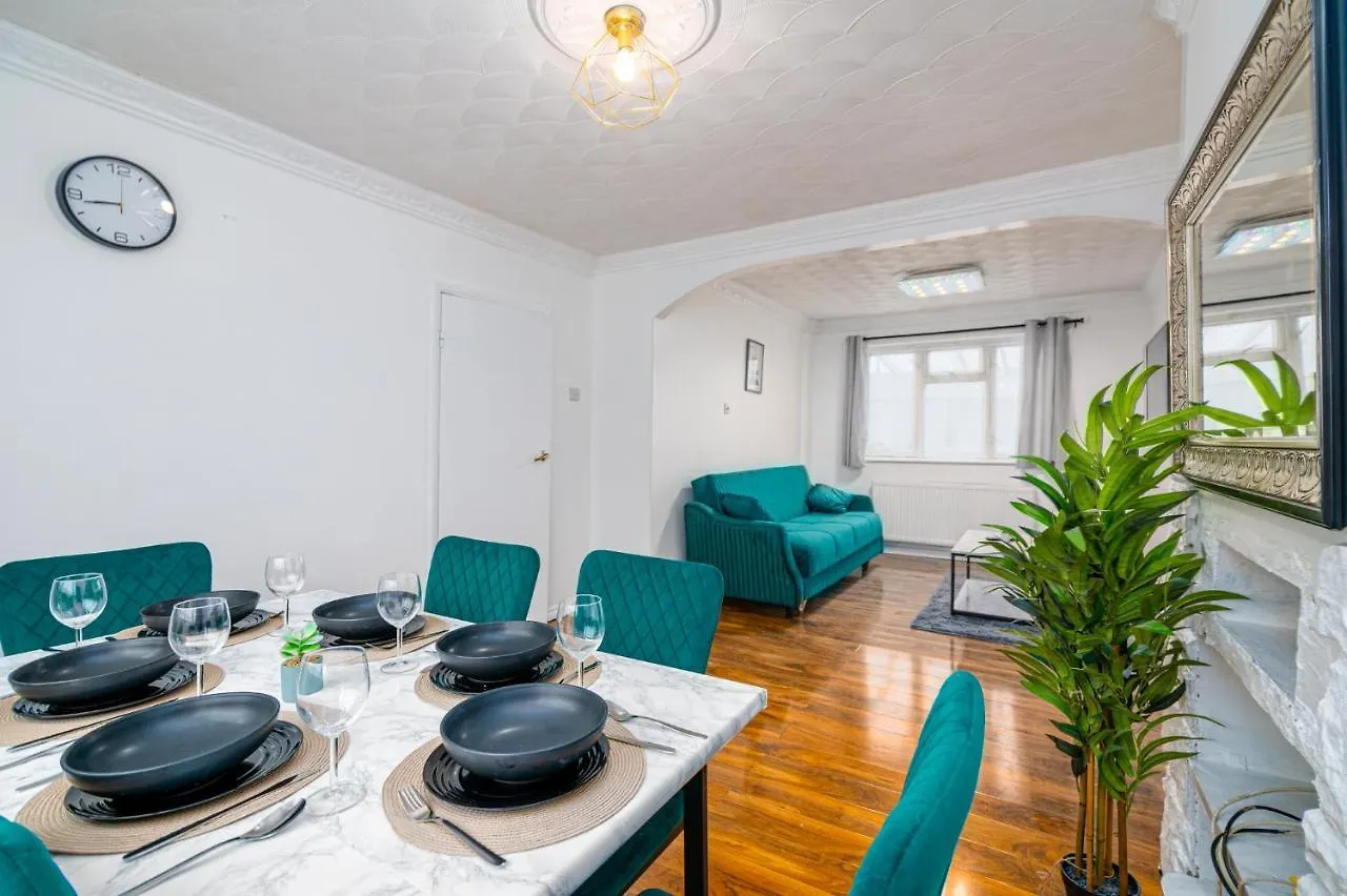 Holiday home 3 Bed Gorgeous House Abbeywood Villa Abbey Wood